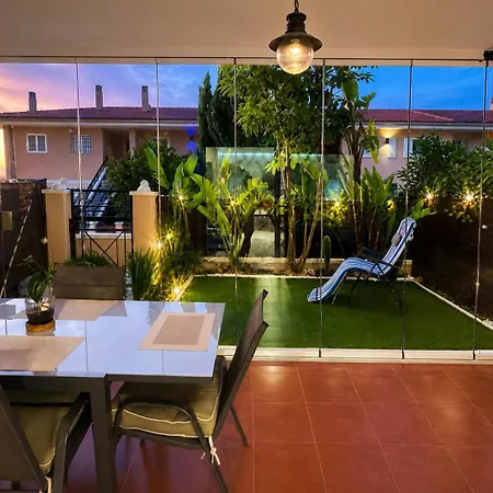 With Pool & Bbq - Carabassi 10' *